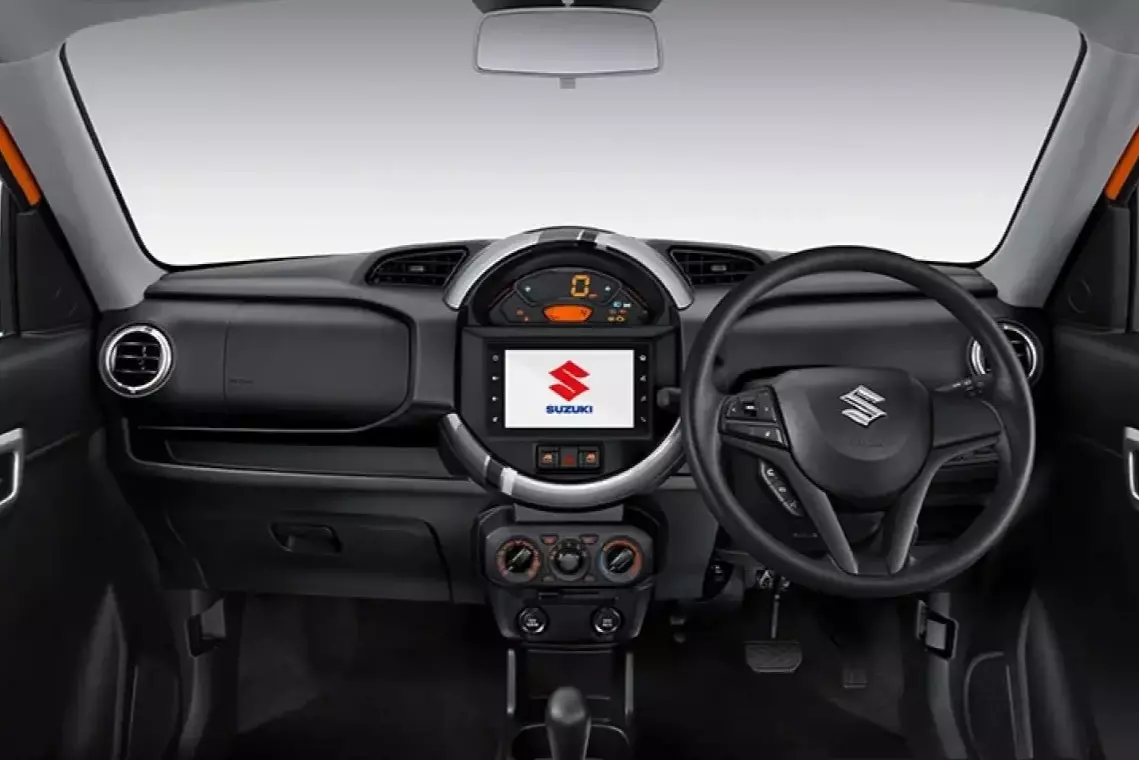 Keuntungan Fitur Smart Entry System Suzuki S-Presso untuk Ibu-Ibu di Lumajang