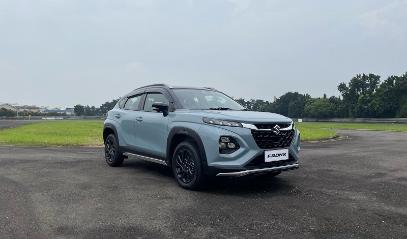 Suzuki Fronx: Solusi Crossover Tangguh untuk Menghadapi Musim Hujan di Jember