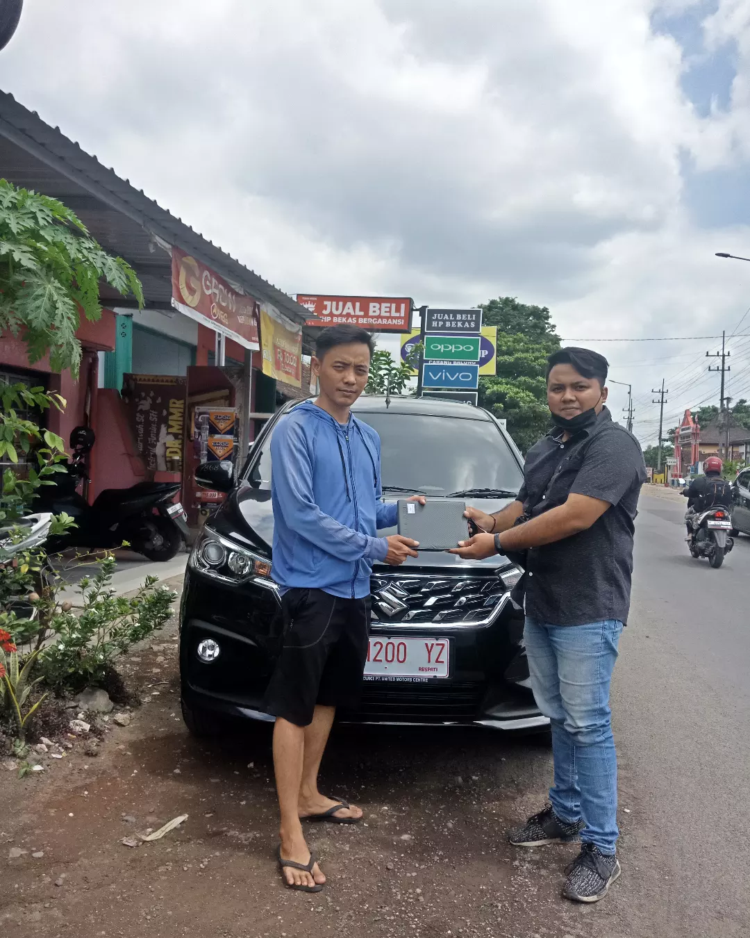 Suzuki Jember - Terimakasih juragan besi wuluhan atas pembelian Suzuki Ertiga GX Hybrid